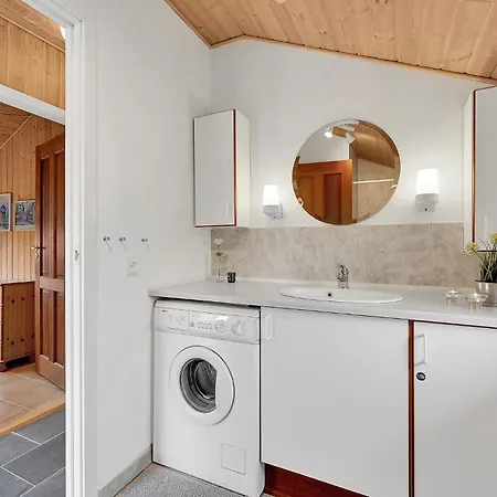 3 Bedroom Amazing In Prázdninový dům Tarm