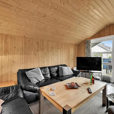3 Bedroom Amazing In Prázdninový dům