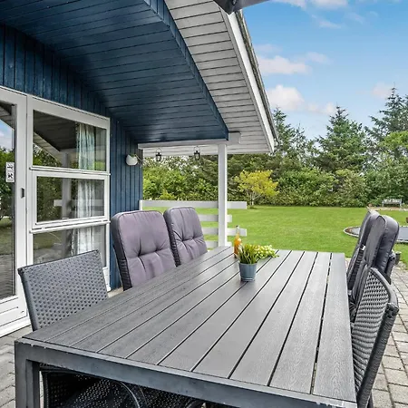 3 Bedroom Amazing In Hébergement de vacances Tarm