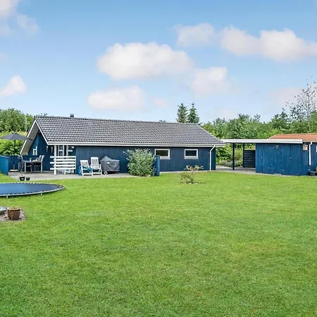 3 Bedroom Amazing In Prázdninový dům *