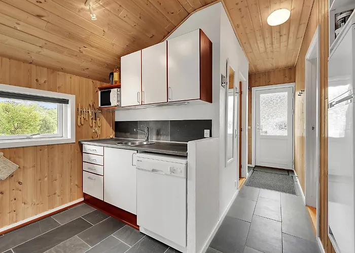 3 Bedroom Amazing In Semesterbostad *