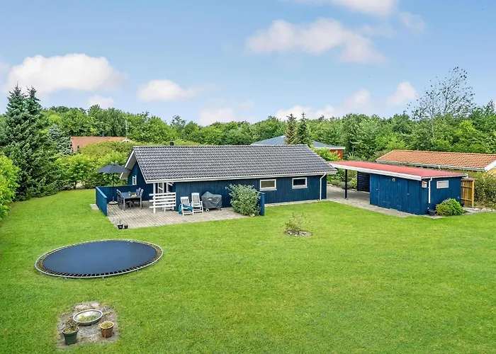 3 Bedroom Amazing In Semesterbostad *