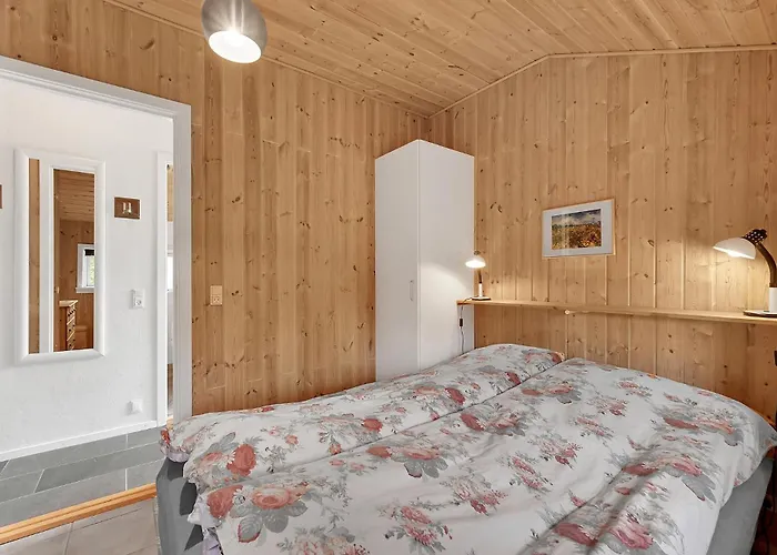 3 Bedroom Amazing In Semesterbostad *