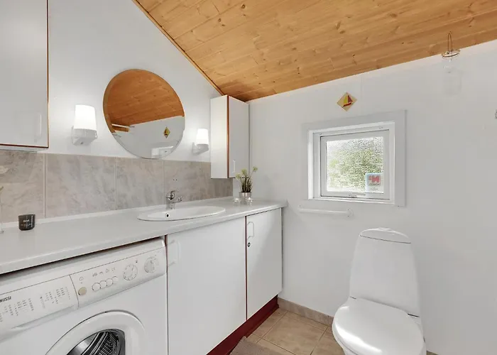 Semesterbostad 3 Bedroom Amazing In Tarm