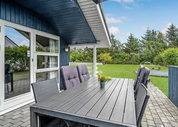 3 Bedroom Amazing In Semesterbostad Tarm